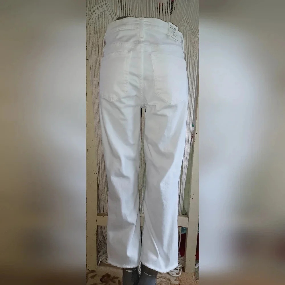 🍒 NWT - J.Crew Billie Demi Boot Crop White Denim Jeans